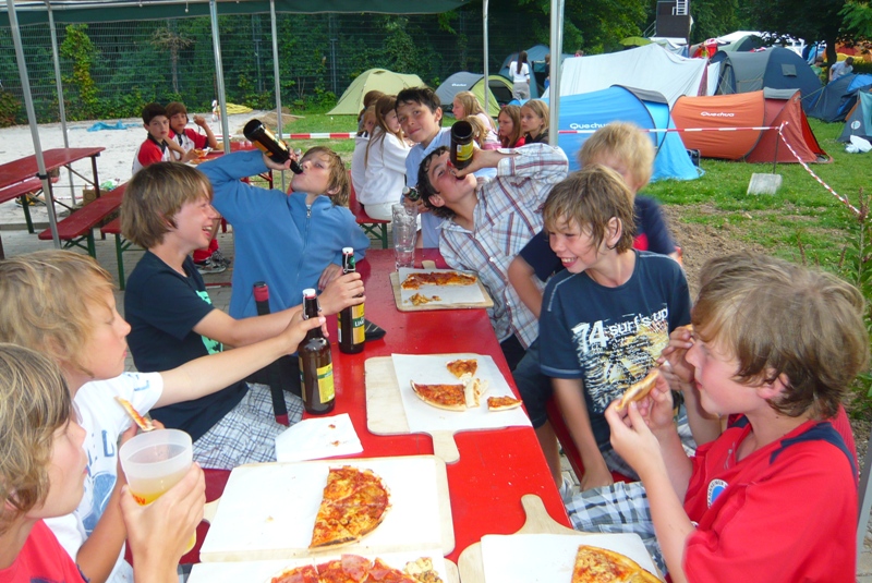 Pfingsten 2011 - Pizza und Braumeisters Limonade sind der Hit